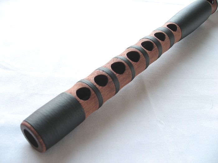 和楽器 ＞ 笛（縦笛・横笛） ＞ 雅楽 横笛 竜笛(龍笛) 花梨製 紐巻